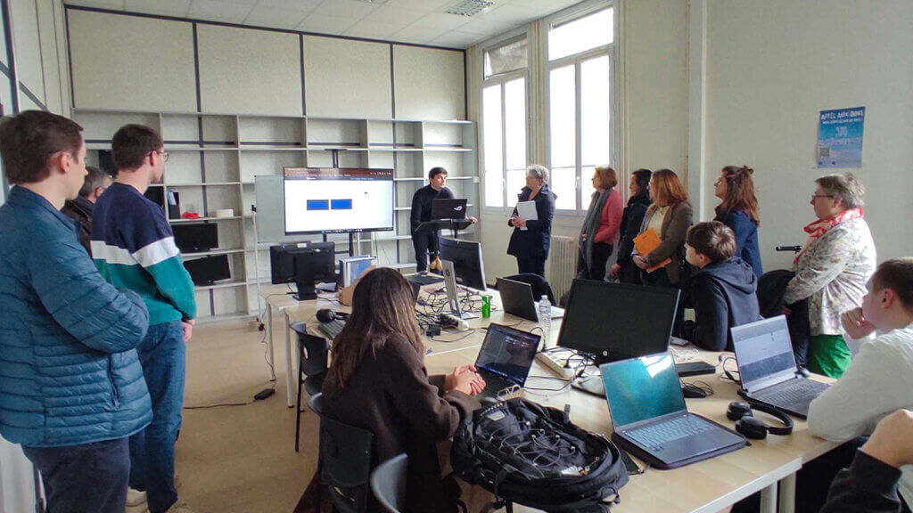 Présentation du projet d'assistant IA pour agenda par les étudiants de La Manu