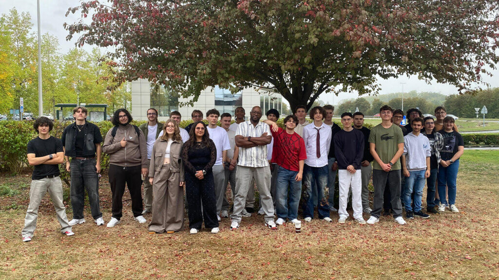 Photo de rentrée des étudiants de La Manu en Bachelor